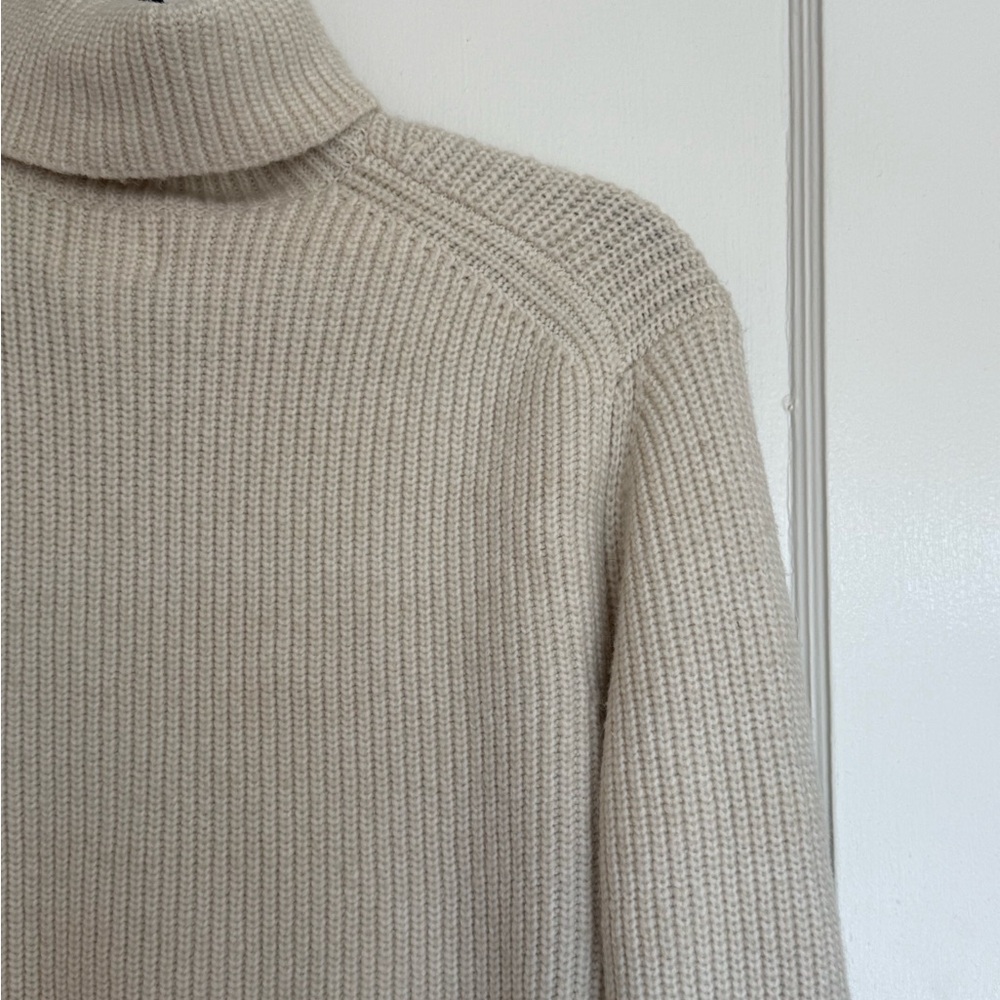 H&M Cream Ribbed Turtleneck Sweater - Picture 2 of 4